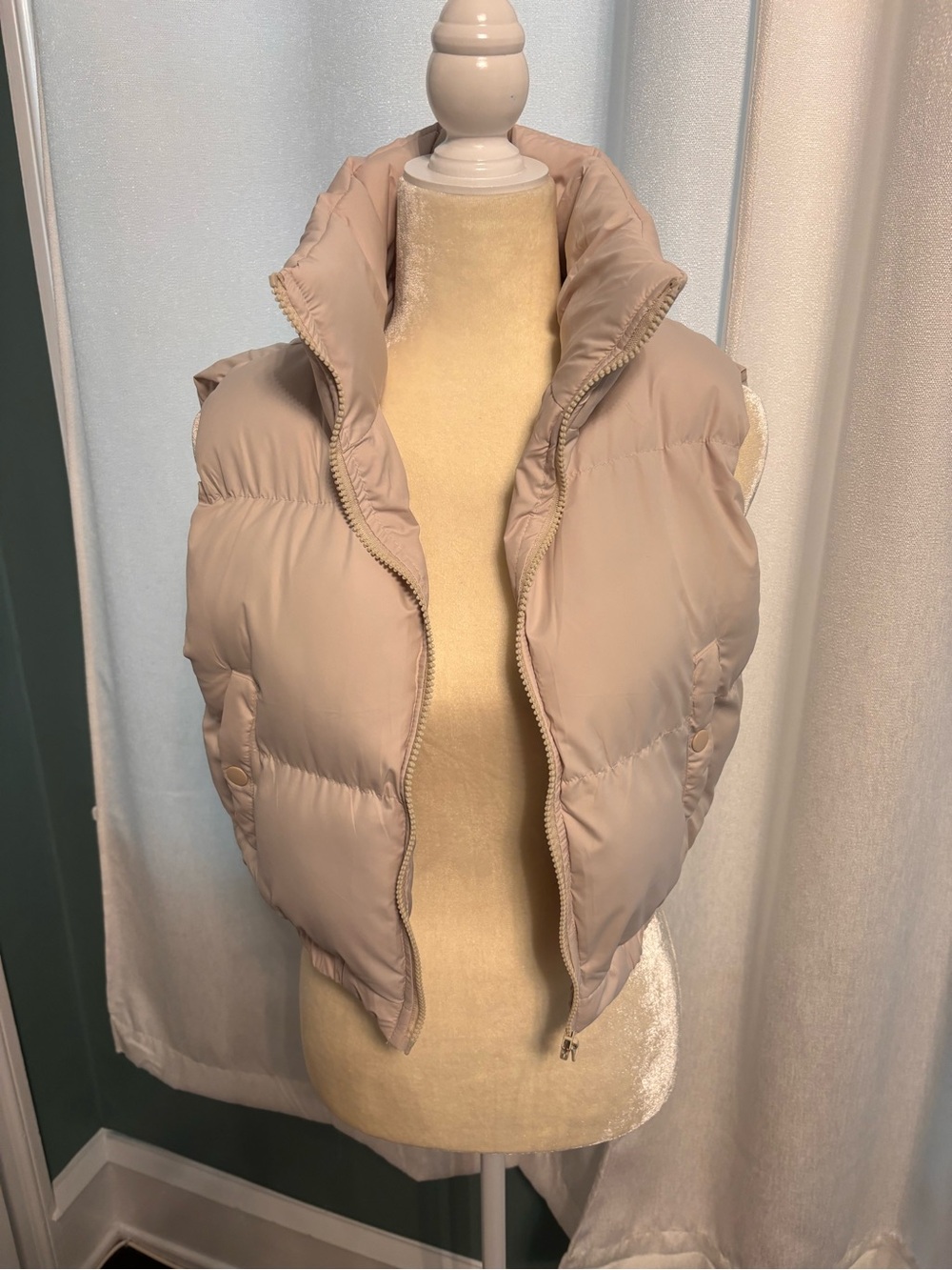 Women's Lightweight Quilted Vest in Light Beige